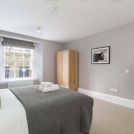 Joivy Luxurious 2Br Home Near Haymarket Station Единбург Екстериор снимка