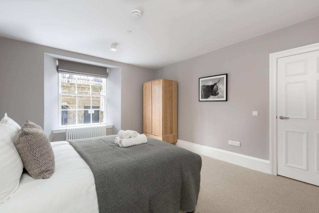 Joivy Luxurious 2Br Home Near Haymarket Station Единбург Екстериор снимка