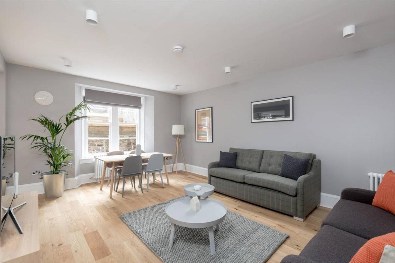 Joivy Luxurious 2Br Home Near Haymarket Station Единбург Екстериор снимка