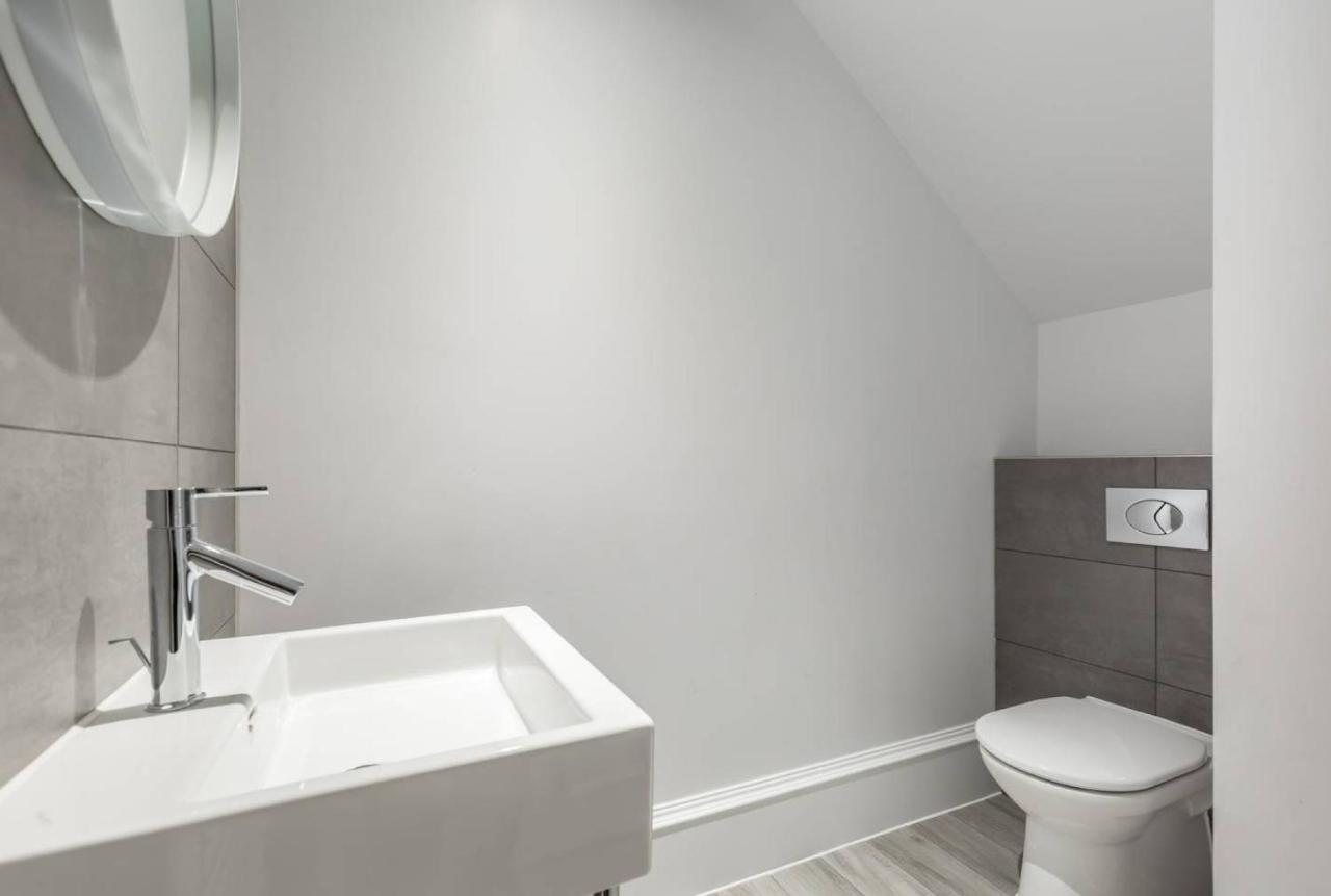 Joivy Luxurious 2Br Home Near Haymarket Station Единбург Екстериор снимка