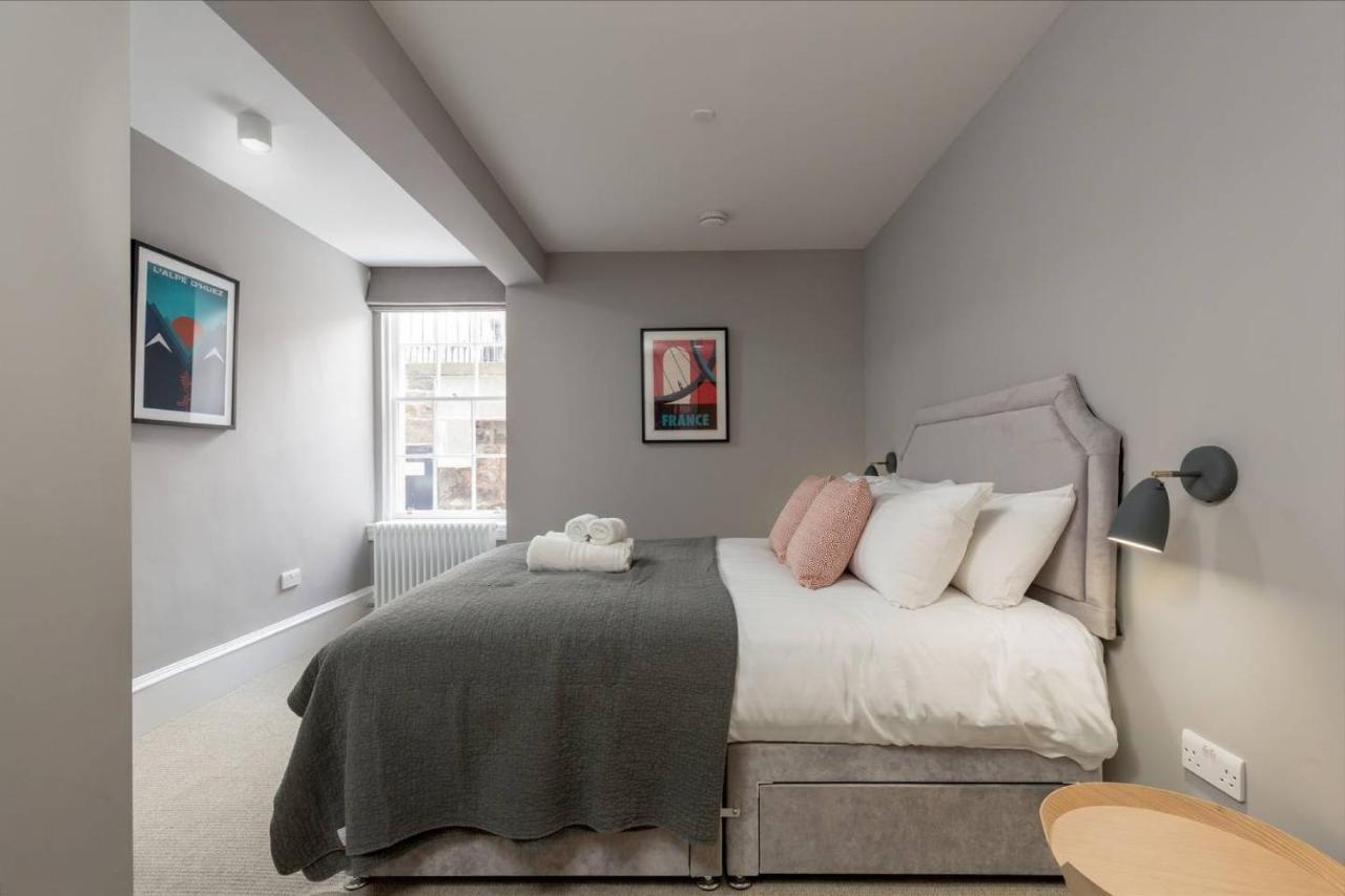 Joivy Luxurious 2Br Home Near Haymarket Station Единбург Екстериор снимка